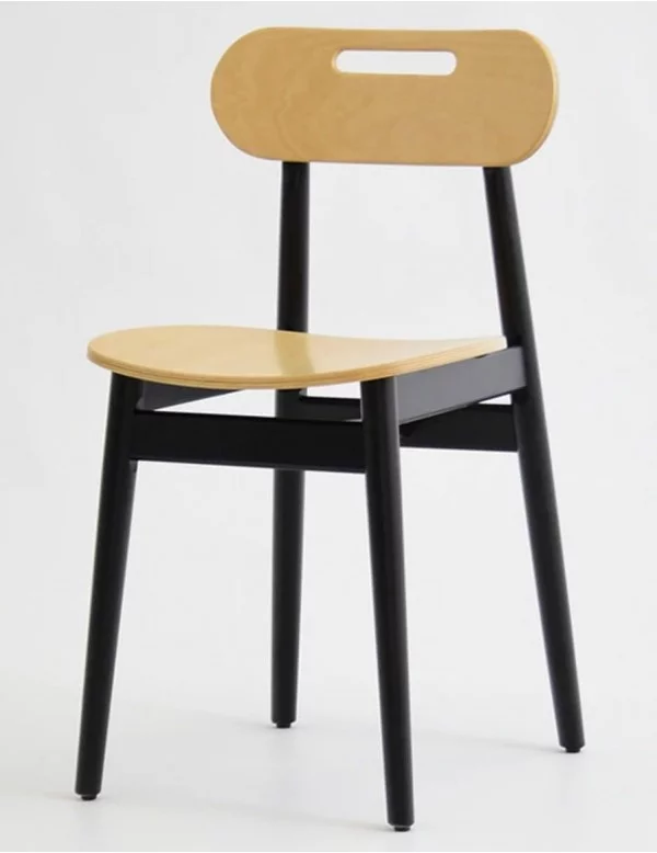 Chaise design en bois JONAS - TAKE ME HOME - chêne piètement noir