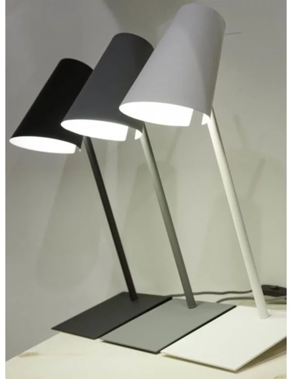 Lámpara de mesa de diseño en metal CARDIFF - IT'S ABOUT ROMI