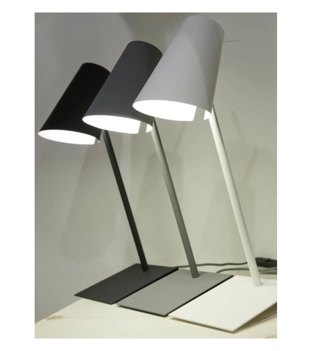 Lampe de table design en metal noir CARDIFF - IT'S ABOUT ROMI