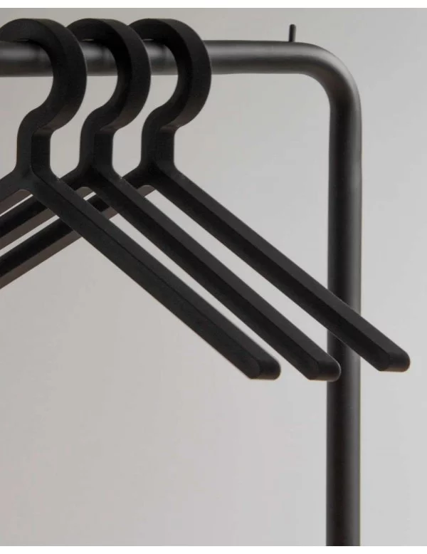 Designer Kleiderständer aus schwarzem Metall O&O rack - WOUD