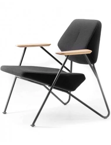 Sillón de diseño moderno POLYGON - PROSTORIA tela negra, base negra, reposabrazos de madera
