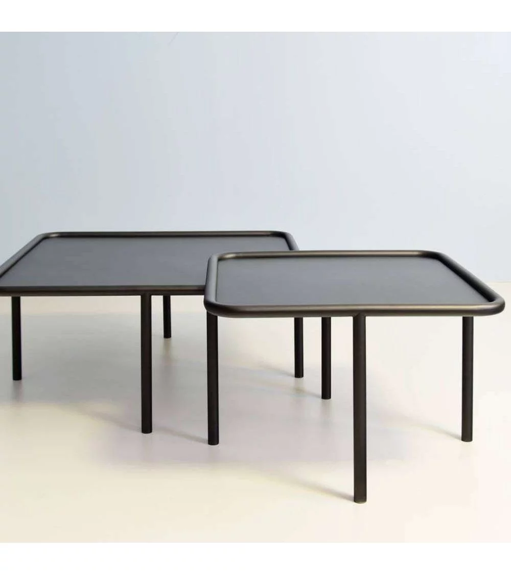 petite Table basse carrée en métal noir MONOLIT - TAKE ME HOME