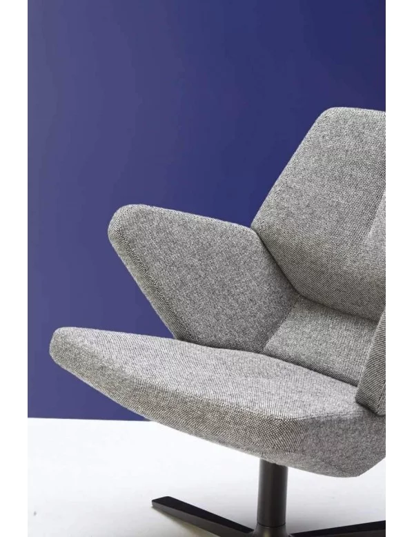 Niedriger Sessel im modernen Design aus grauem Stoff TRIFIDAE prostoria
