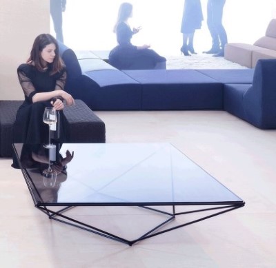 design square coffee table in glass with prostoria
